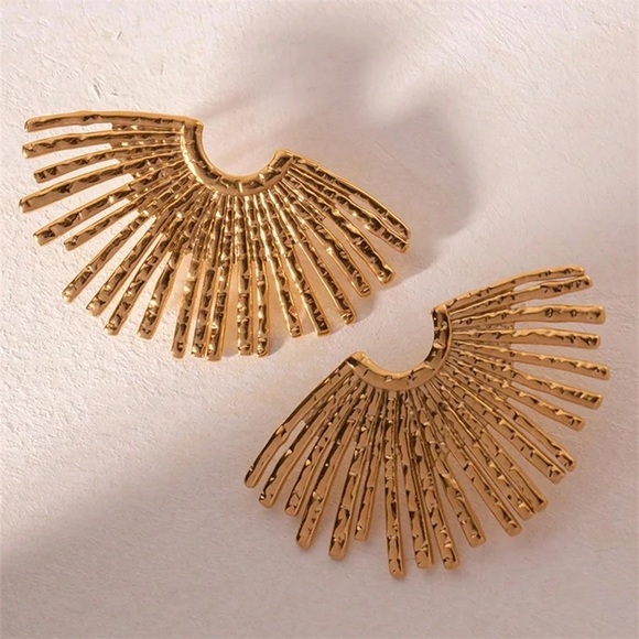 Zara Gold Iced Diamond in a Raw Big Fan Drop Suns Dangle Floral Pin Earrings - Picture 11 of 16